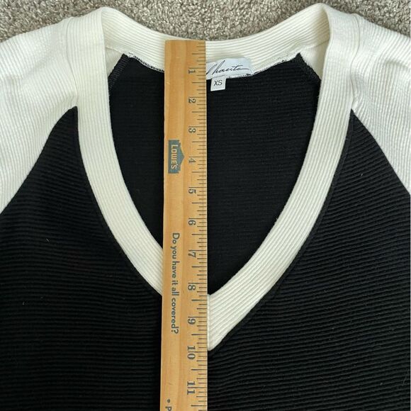Red Haute Black Ivory Colorblock Long Sleeve V-Neck Knit Top - X-Small - Picture 3 of 7
